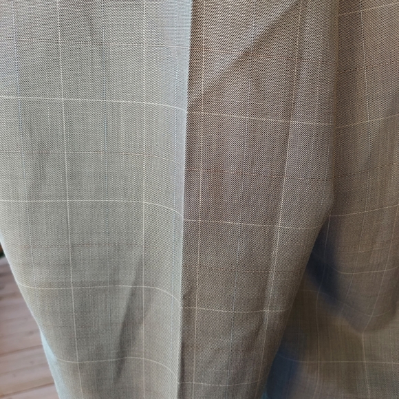 VINCI Italiana Collezione Men's Gray W/ white Pin Striped Squares, Pleated Pants - Picture 9 of 12